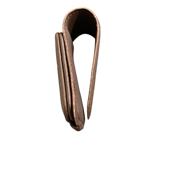 Sunglasses Holder Chevy Camaro SS Accessory Leather Magnetic Glasses Mount Clip - Picture 3 of 4